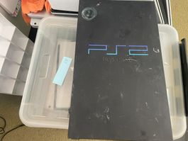 Sony Playstation 2 (PS2)