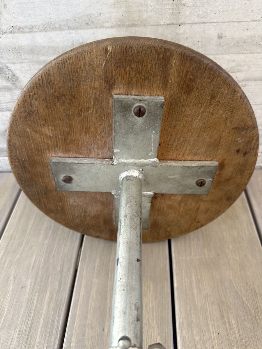 Hocker: Vintage Hocker, Holz, Industrial Look – Gebraucht aus Leuk-Stadt von 2thcircle 2