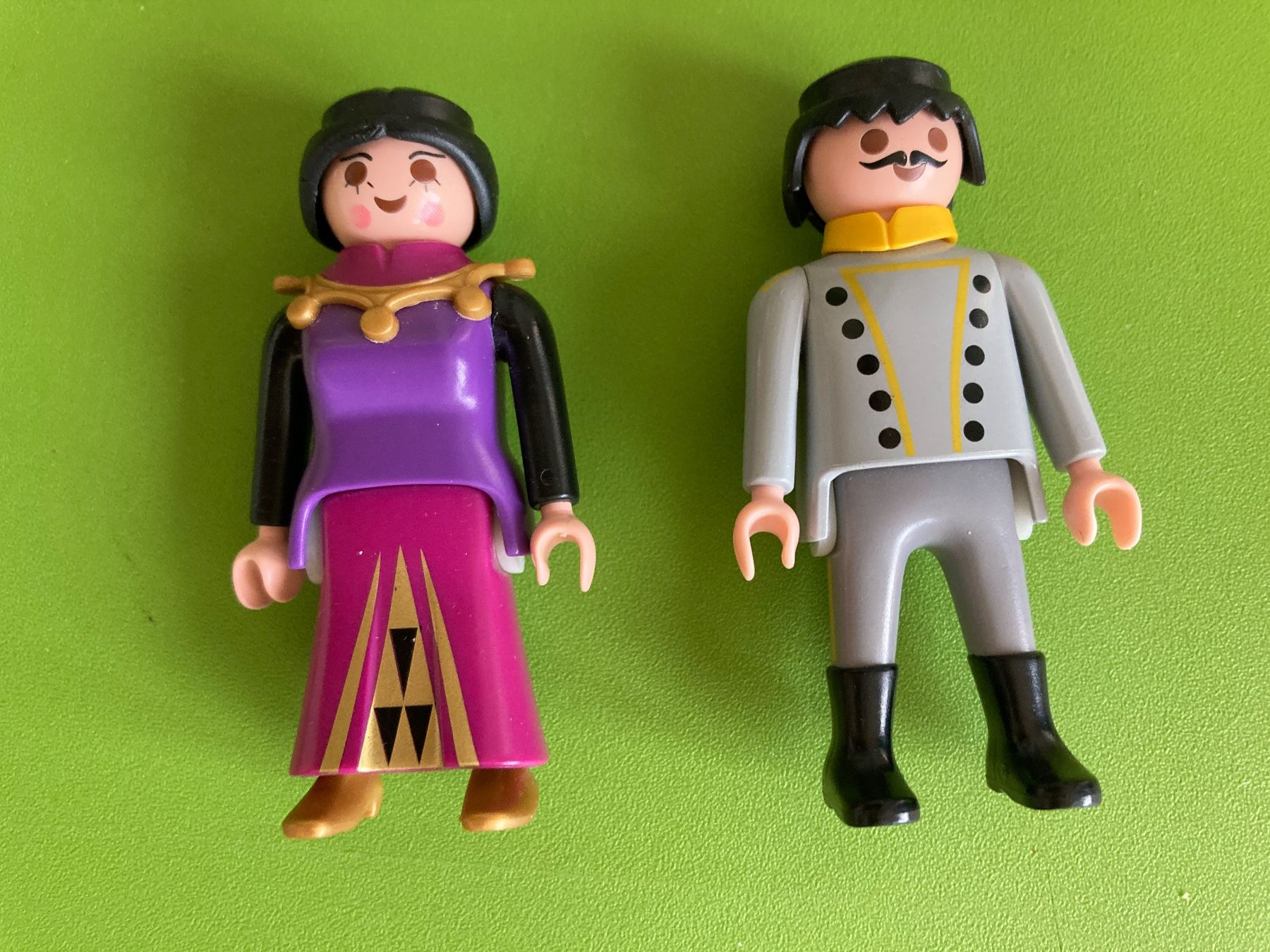 Playmobil Giocattoli: 2 Playmobil-Figuren – Usato da Fehren venduto da ahoi14
