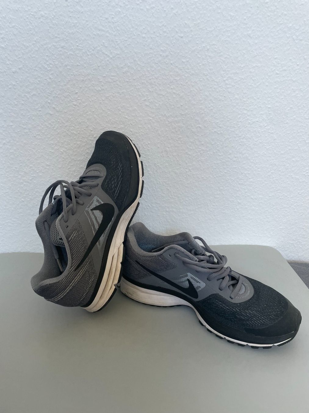 Nike Scarpe da uomo: Nike Pegasus 30, taille 42, parfait état! – Usato da Lausanne venduto da verde34256789