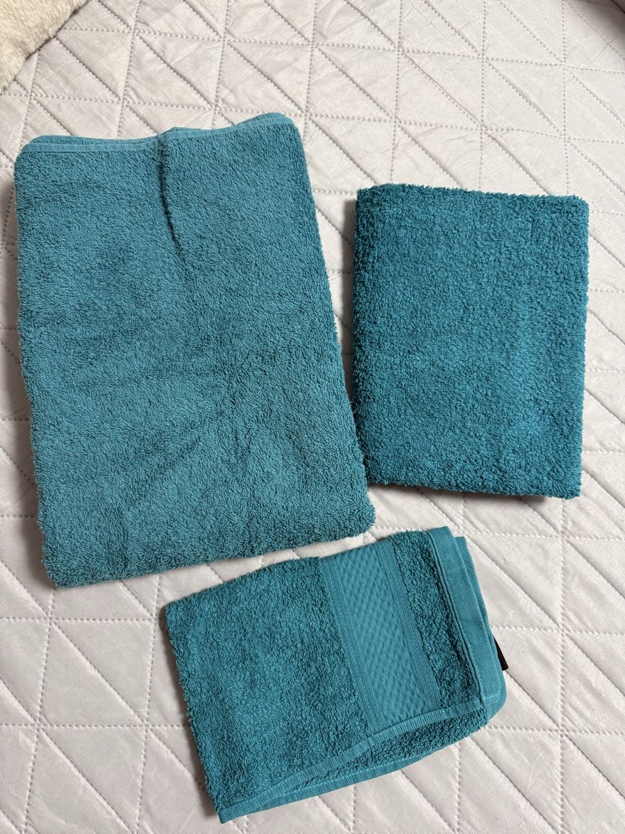Badetücher: Handtuchset – Gebraucht aus Brüttisellen von Bluepurple1 1