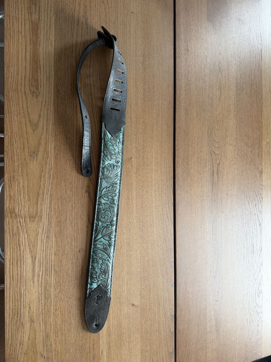 Autres accessoires: Embossed leather guitar strap – Neuf (Voir description) à Zürich par goo_g8wb 1
