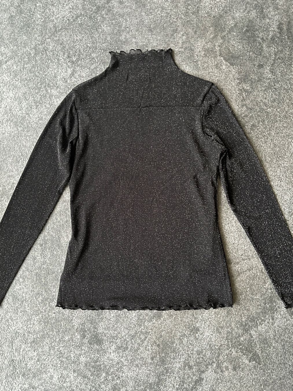 Top: Damen Langarmshirt, halbtransparente Schultern - Größe S – Usato da Kilchberg ZH venduto da Ch.C 7