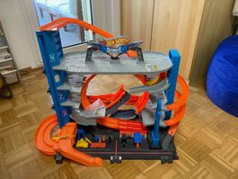 Hot Wheels Garage mit vielen Autos