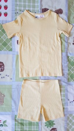 Neues Sommerpyjama Gr.122/128