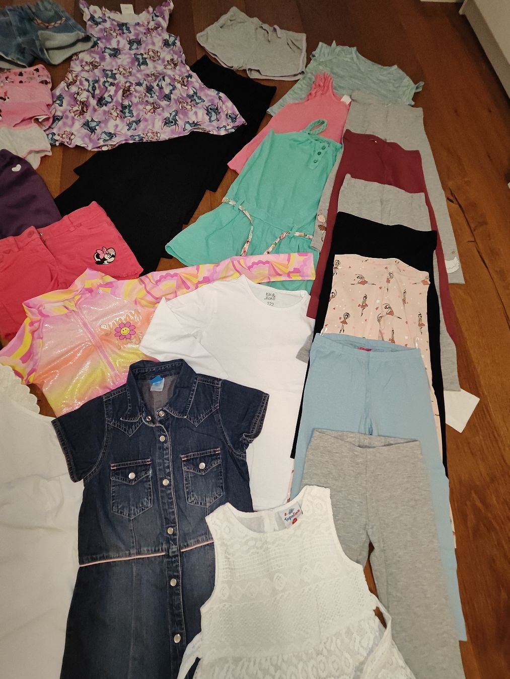 Lotti & Set di vestiti: Kleiderpaket Gr.122 – Usato da Kriens venduto da Xonox 2