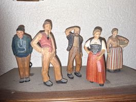 Geschnitzte Figuren