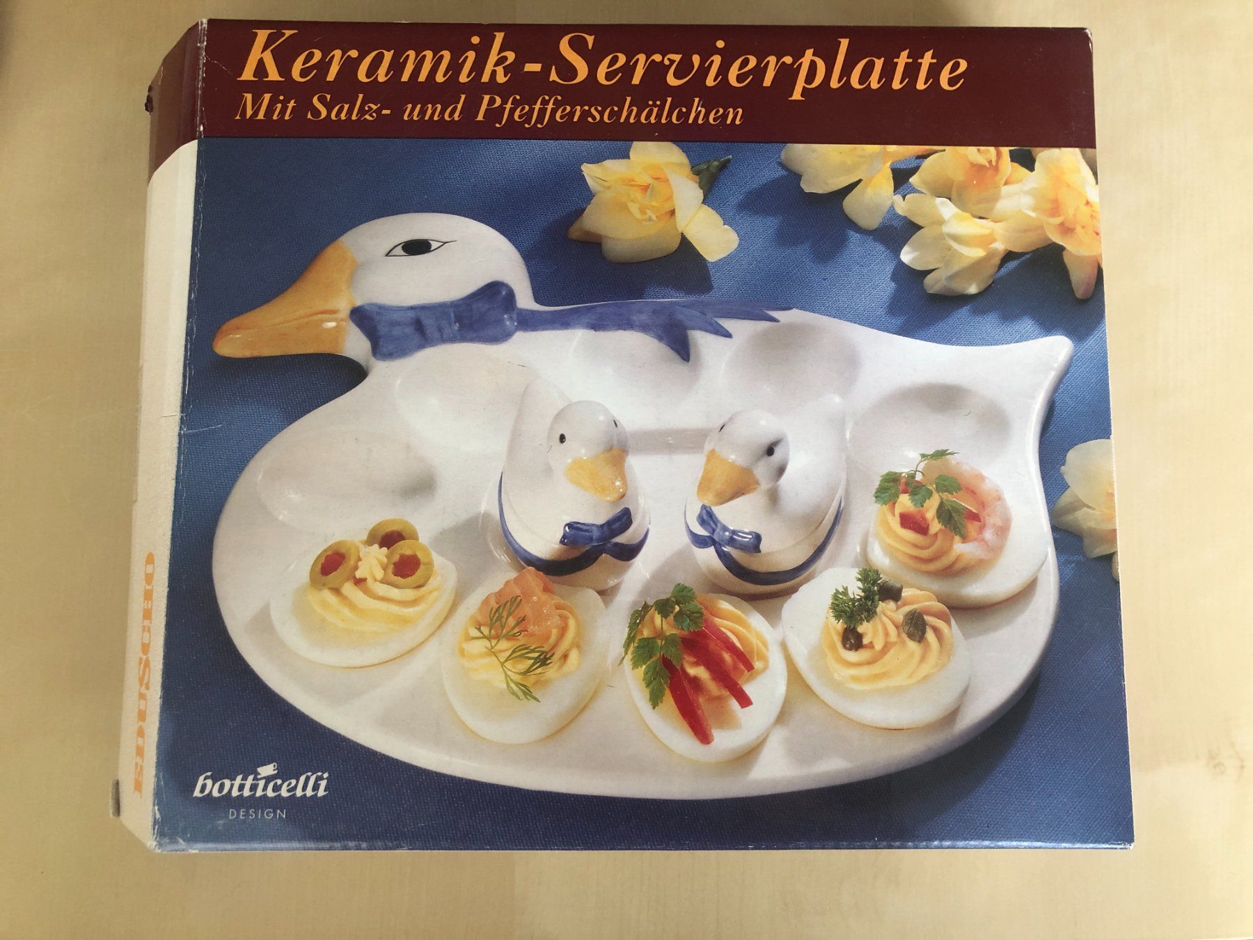 Piatti di portata: Keramik Servierplatte mit Salz- und Pfefferschälchen – Nuovo (secondo la descrizione) da Flawil venduto da noplan 2