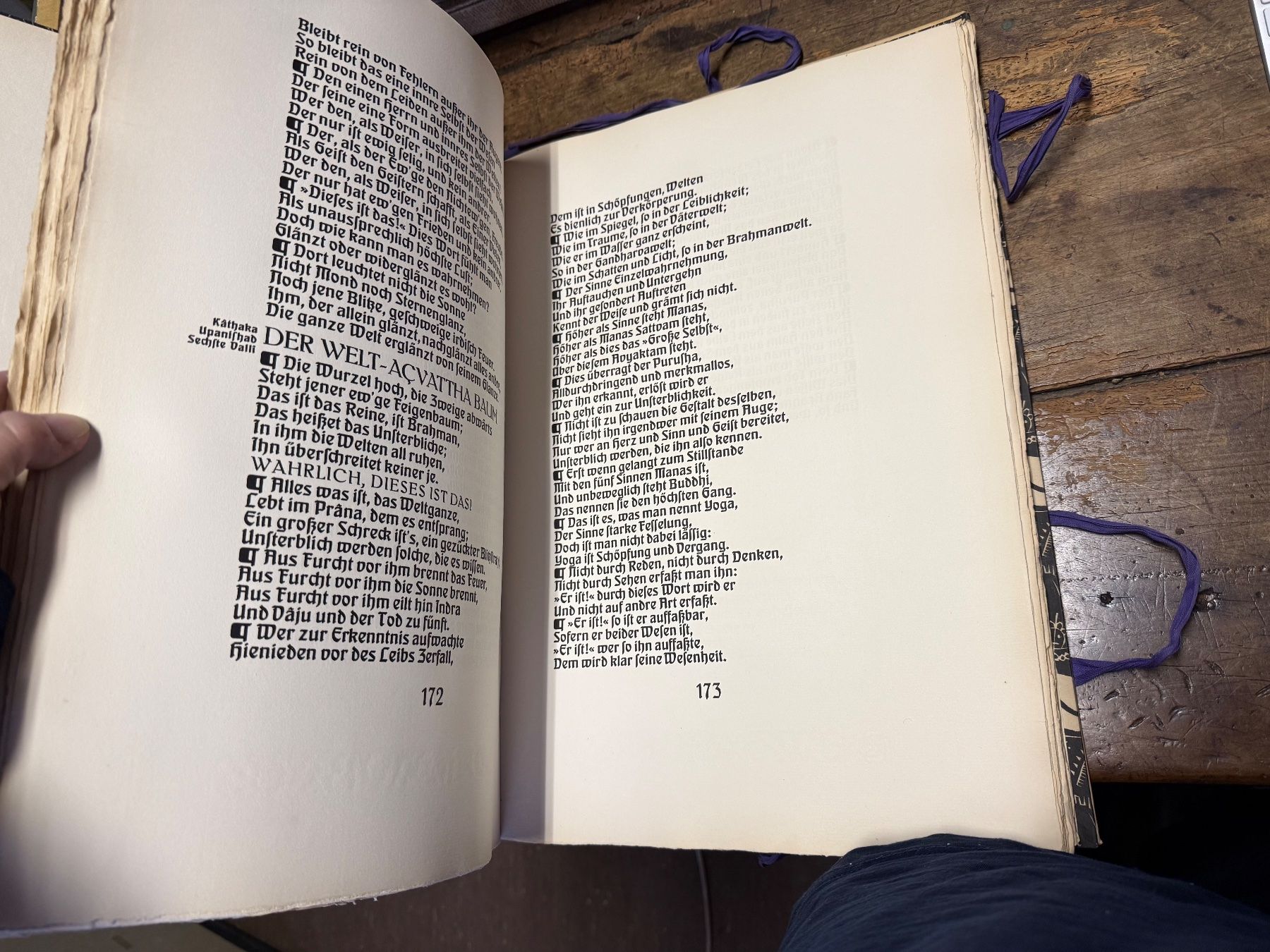 Bücher: Upanishads des Veda indischer Monismus nummeriert – Gebraucht aus Bern von Jwpm66 4