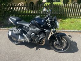 Neuwertige Yamaha FZ1 aus 1. Hand