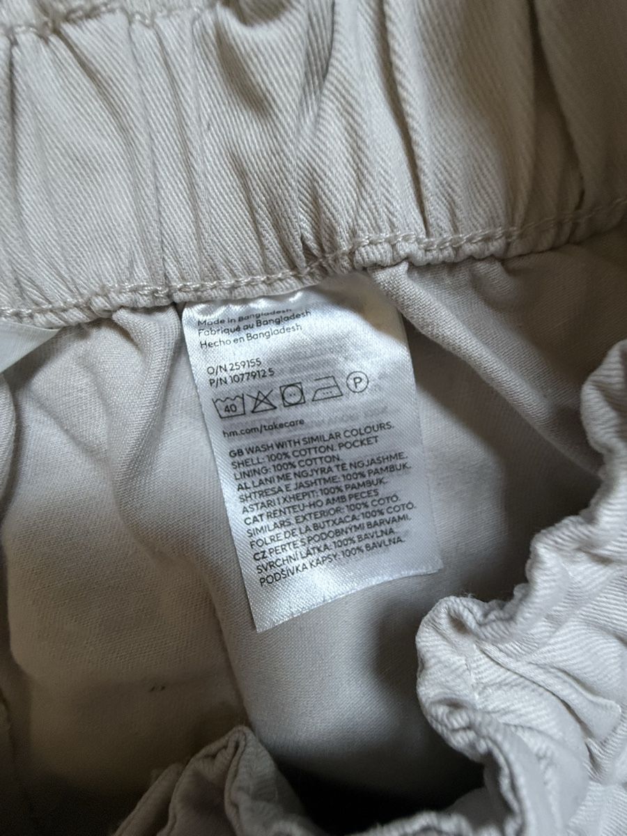 H&M Pantalons: Short H&M dès CHF 1.- – D'occasion à Commugny par Flamantrose77 3
