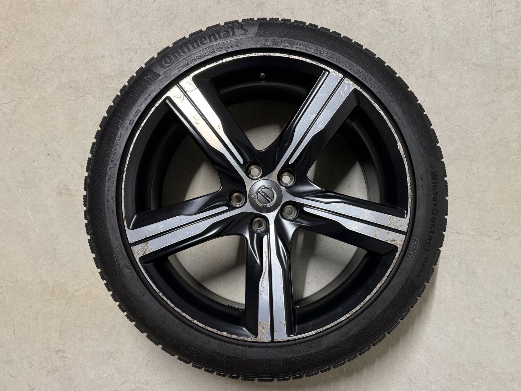 Volvo Pneus & Roues: Volvo original Winterräder 19" – D'occasion à Amsoldingen par 242GT 2