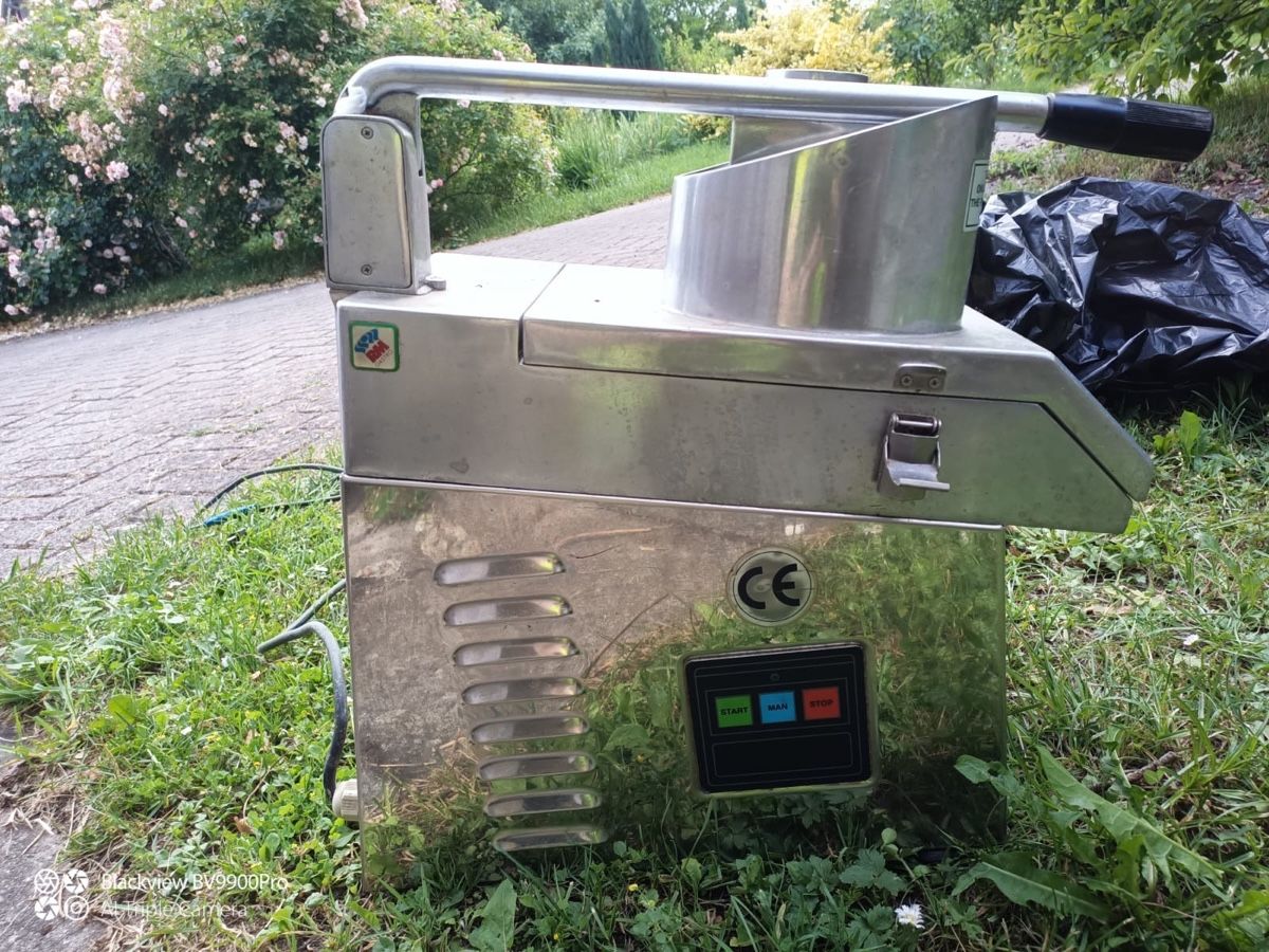 Tutte le macchine: Gemüseschneider Pro PSP-300  – Usato da Biel/Bienne venduto da Husseinsheikho 1
