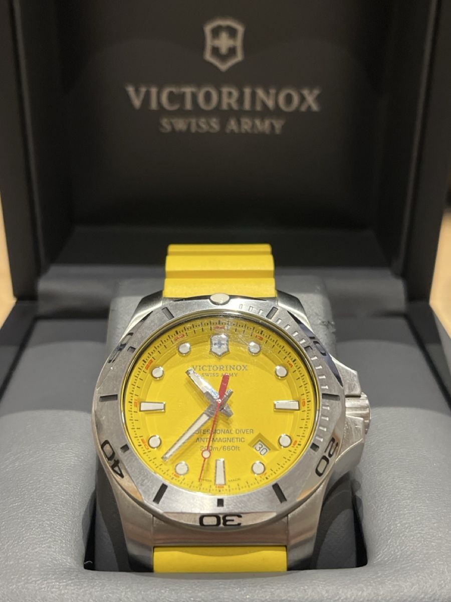 Victorinox Montres: Victorinox Professionell Diver 200m  – D'occasion à Rheineck par UhrenReinhardt