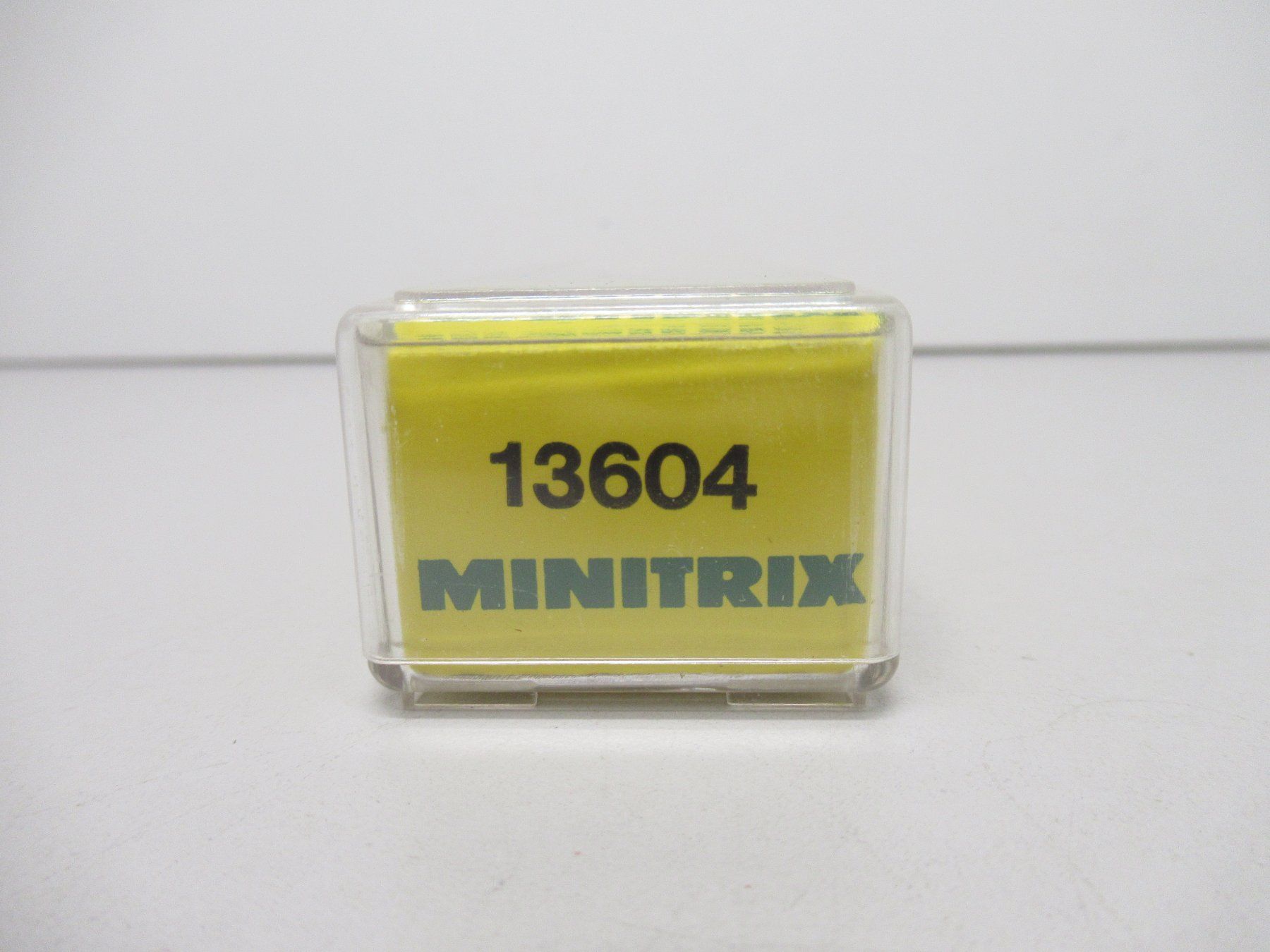 Trix Modelleisenbahnen: Minitrix 13604 gedeckter Güterwagen Lederer Deutsch Spur N – Gebraucht aus Basel von mhmarken 6