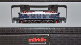 Neu OVP Märklin Z 88080 DB BR E 18 06 blau 5pol Motor