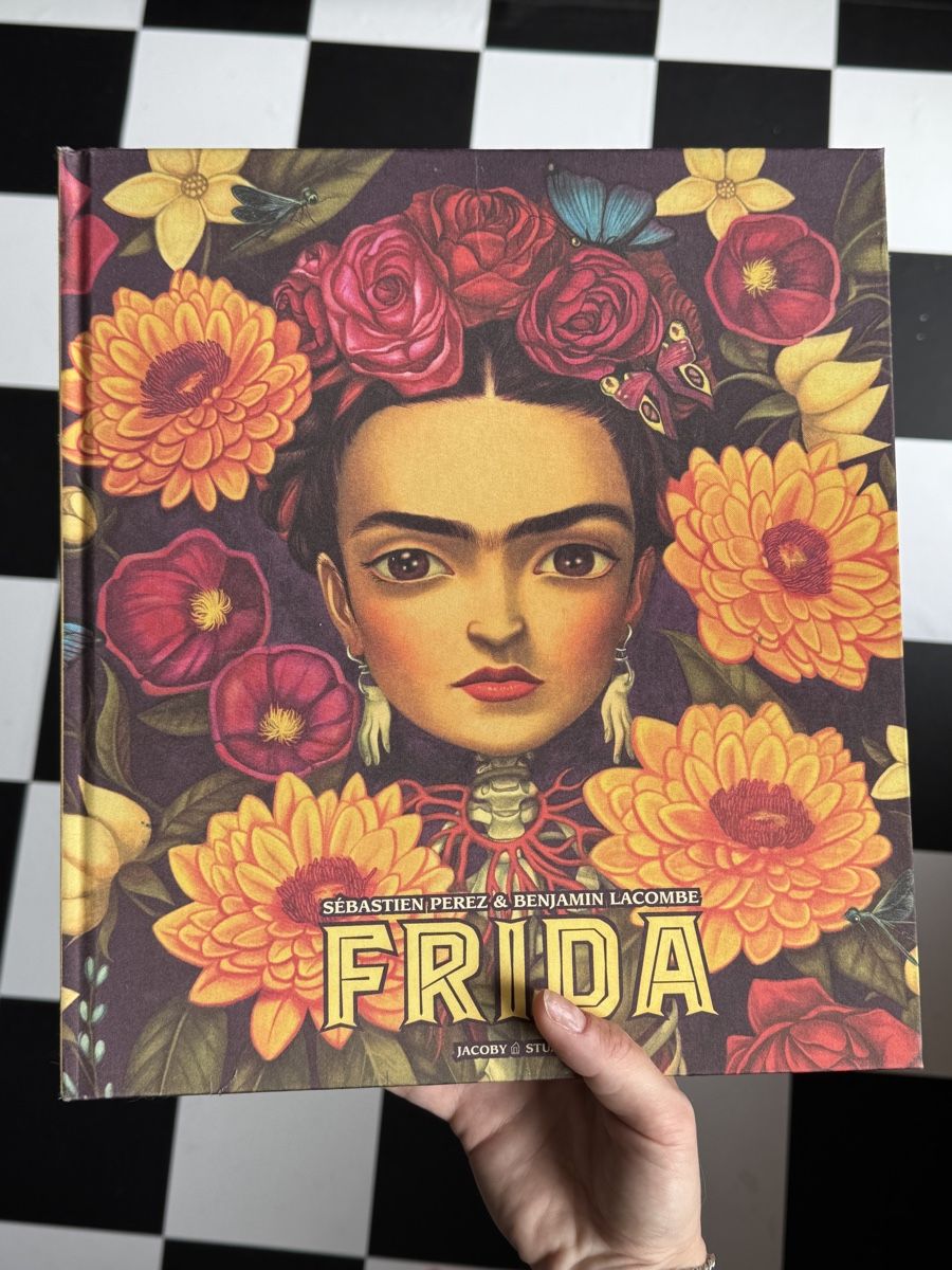 Livres: Frida Kahlo Pop Up Book – D'occasion à Effretikon par expiredrice
