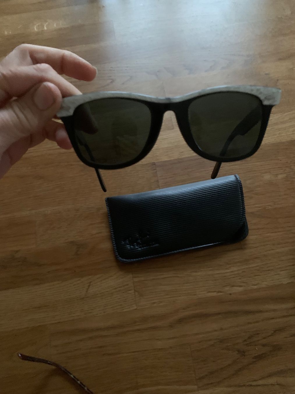 Ray-Ban Occhiali & Lenti: Sonnenbrillen Ray ban – Usato da Menziken venduto da karma9 1