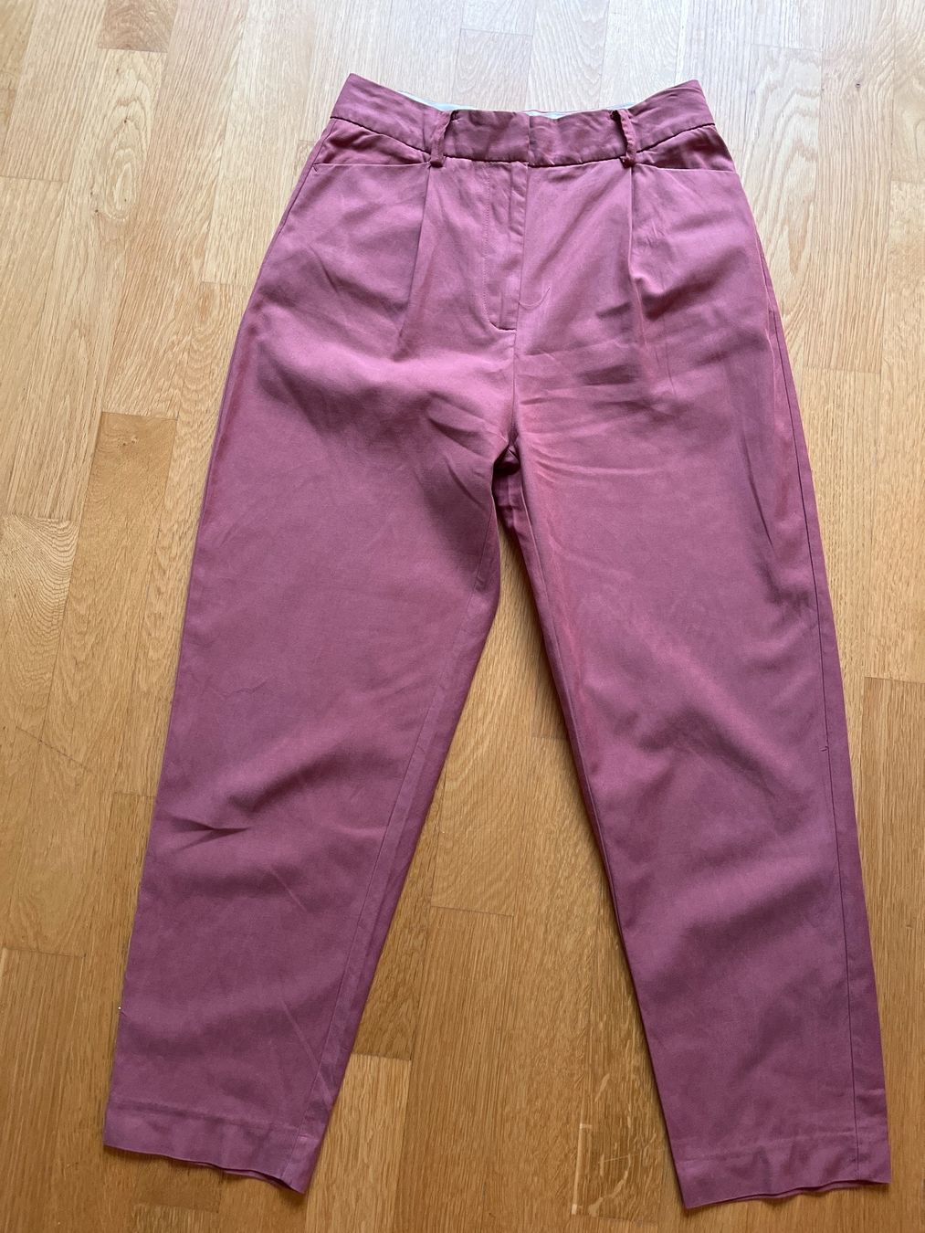 Mango Pantaloni: Mango Paperback Hose rosé. High waist 36 – Usato da Zürich venduto da kleinesgrau 1