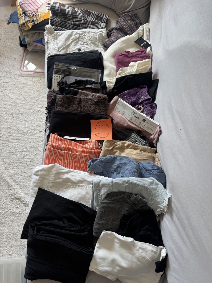 Lots de vêtements: Kleiderpaket 2 Grösse S – D'occasion à Endingen par Mira-Nur