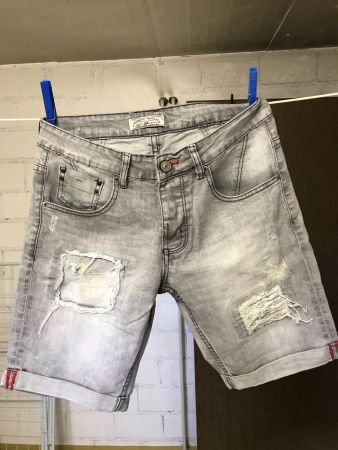 1 HerrenKurz Hose grösse 44/30