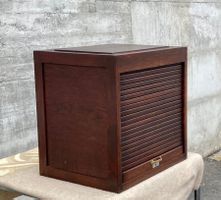 kleiner 50er Jahre Uhrmacherlateralschrank, Rollladenschrank