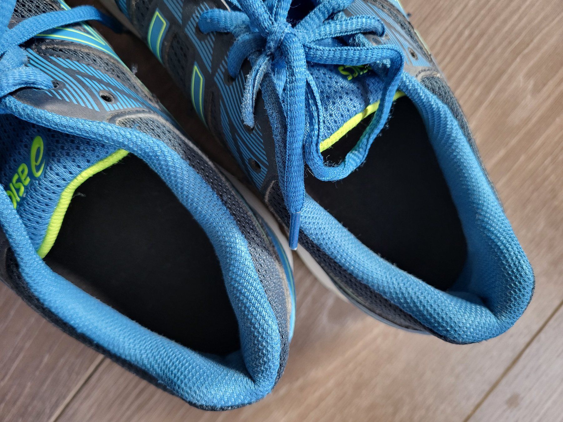 Asics Chaussures garçon: baskets de sport Asics – D'occasion à Yverdon-les-Bains par Emavid 5