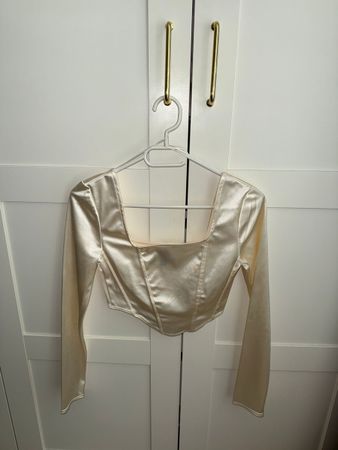 Elegantes Satin-Top, Creme, Grösse XS