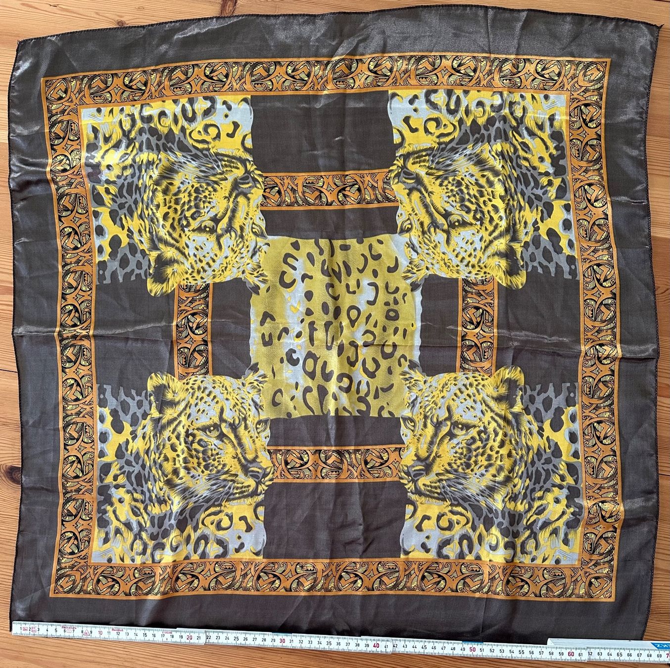Foulard & Sciarpe: Tuch quadratisch 3v4 – Usato da Winterthur venduto da jud_xfw6 1