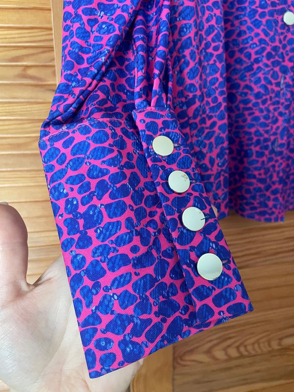 Camicette: Leichtes Hemd mit abstraktem Muster Blau-Pink, Grösse M – Usato da Winterthur venduto da GrobyK 1