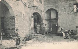 Costumi Ticinesi Cadro TI cortile rustico