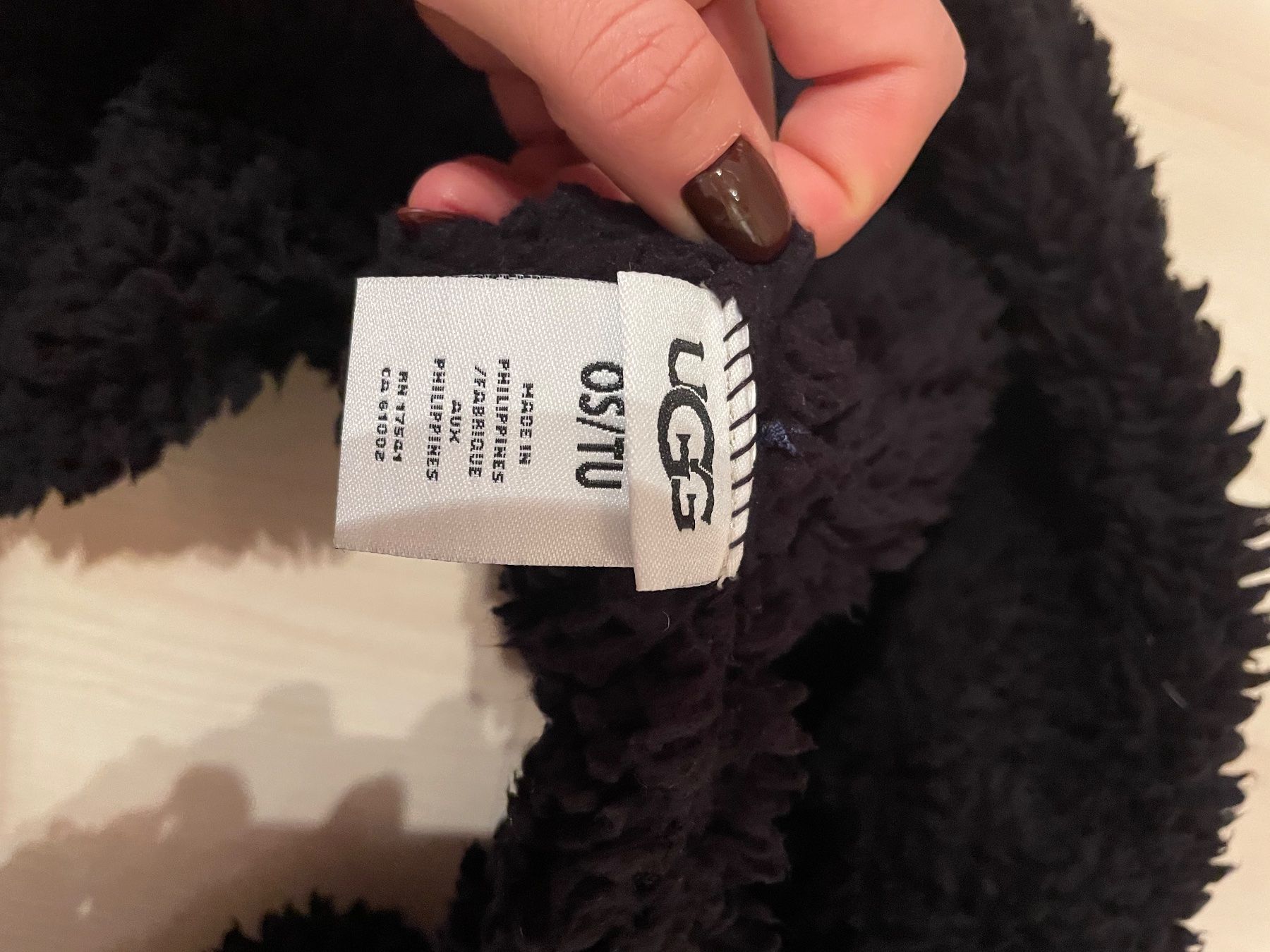 Foulards, Tücher & Schals: flauschiger UGG Schal – Gebraucht aus Rheineck von Princessaitaliana 2