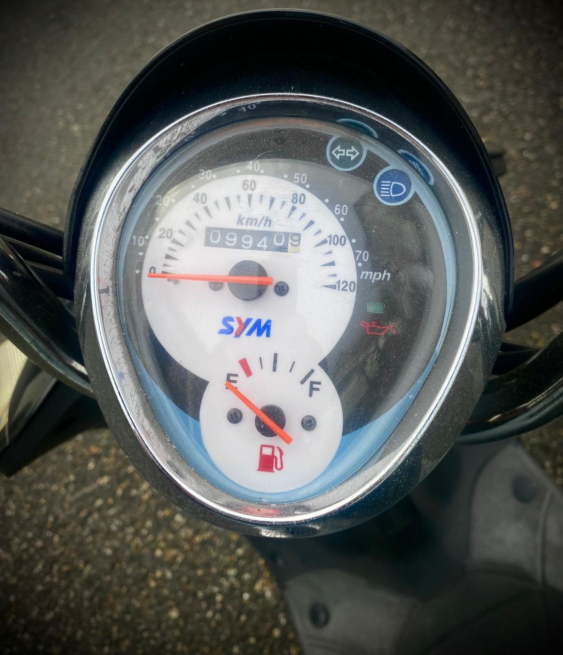 Sym Scooters: SYM Mio 100 roller Schwarz – D'occasion à Aarau Rohr par Salazaris 4