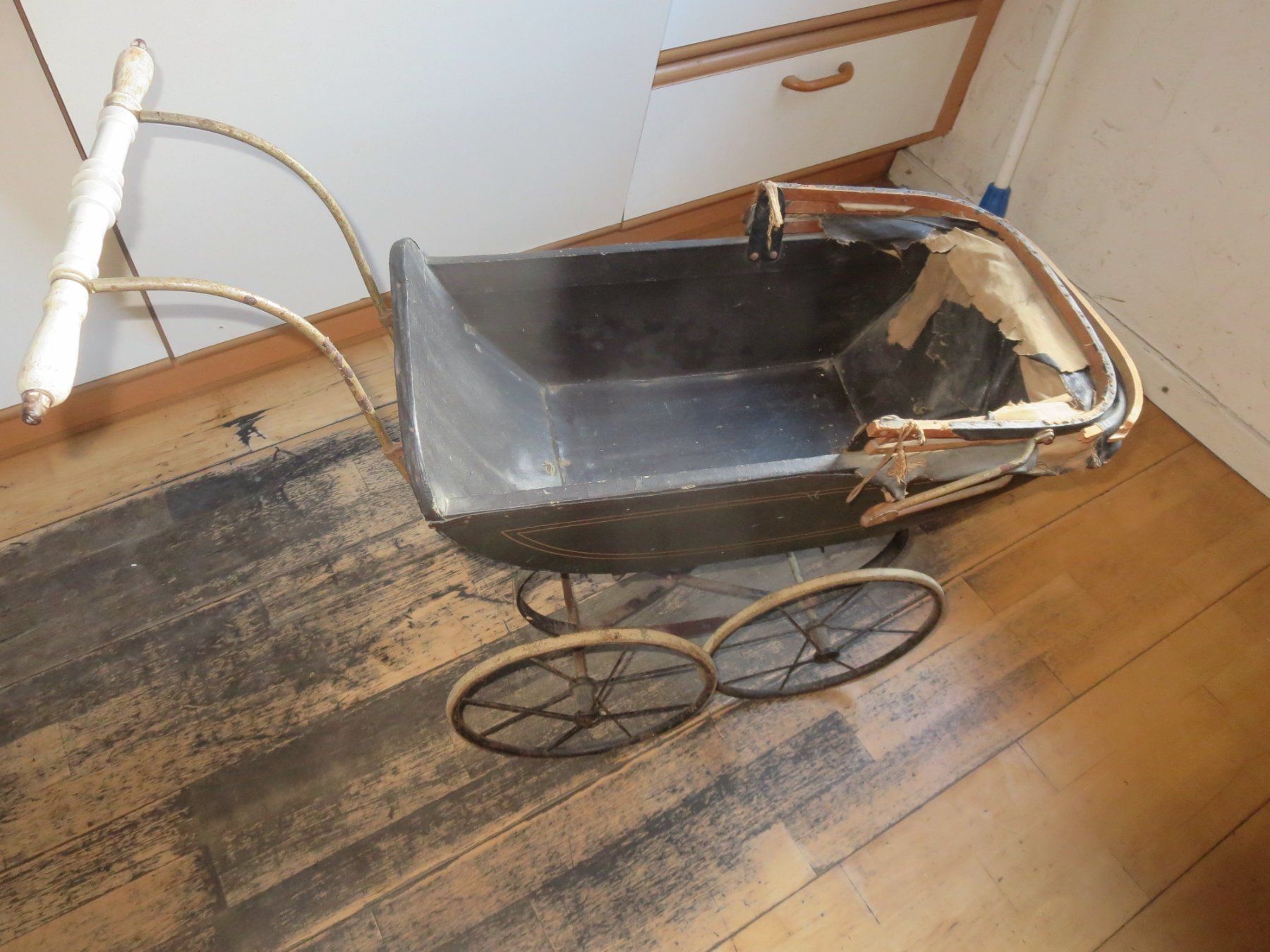 Carrozzine per bambole: antiker Puppenwagen – Usato da Rüschegg-Heubach venduto da bmw325x
