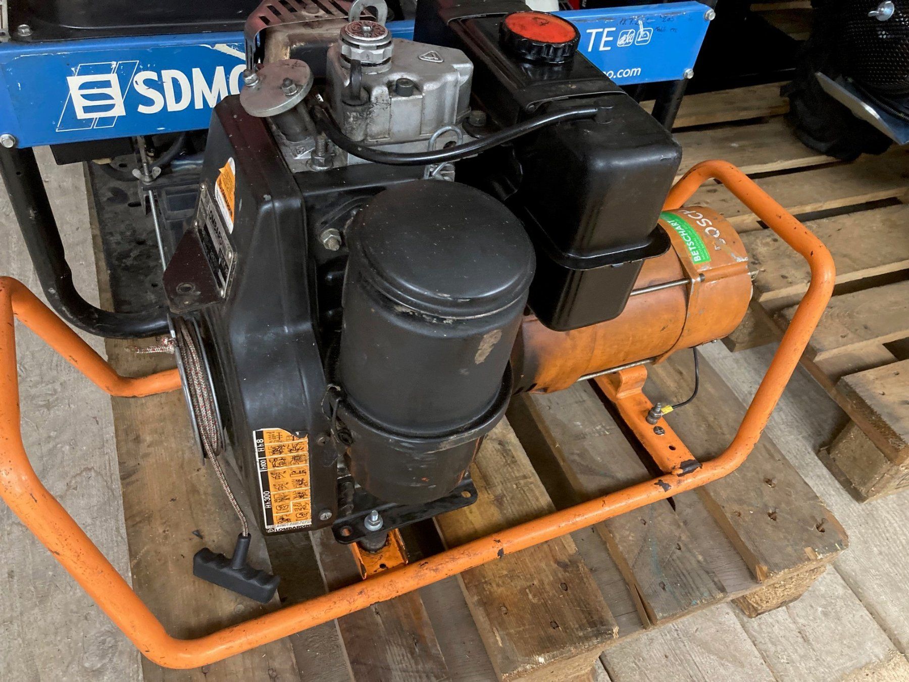 Stromgeneratoren: Stromgenerator Lombardini Diesel 230V – Gebraucht aus Muotathal von