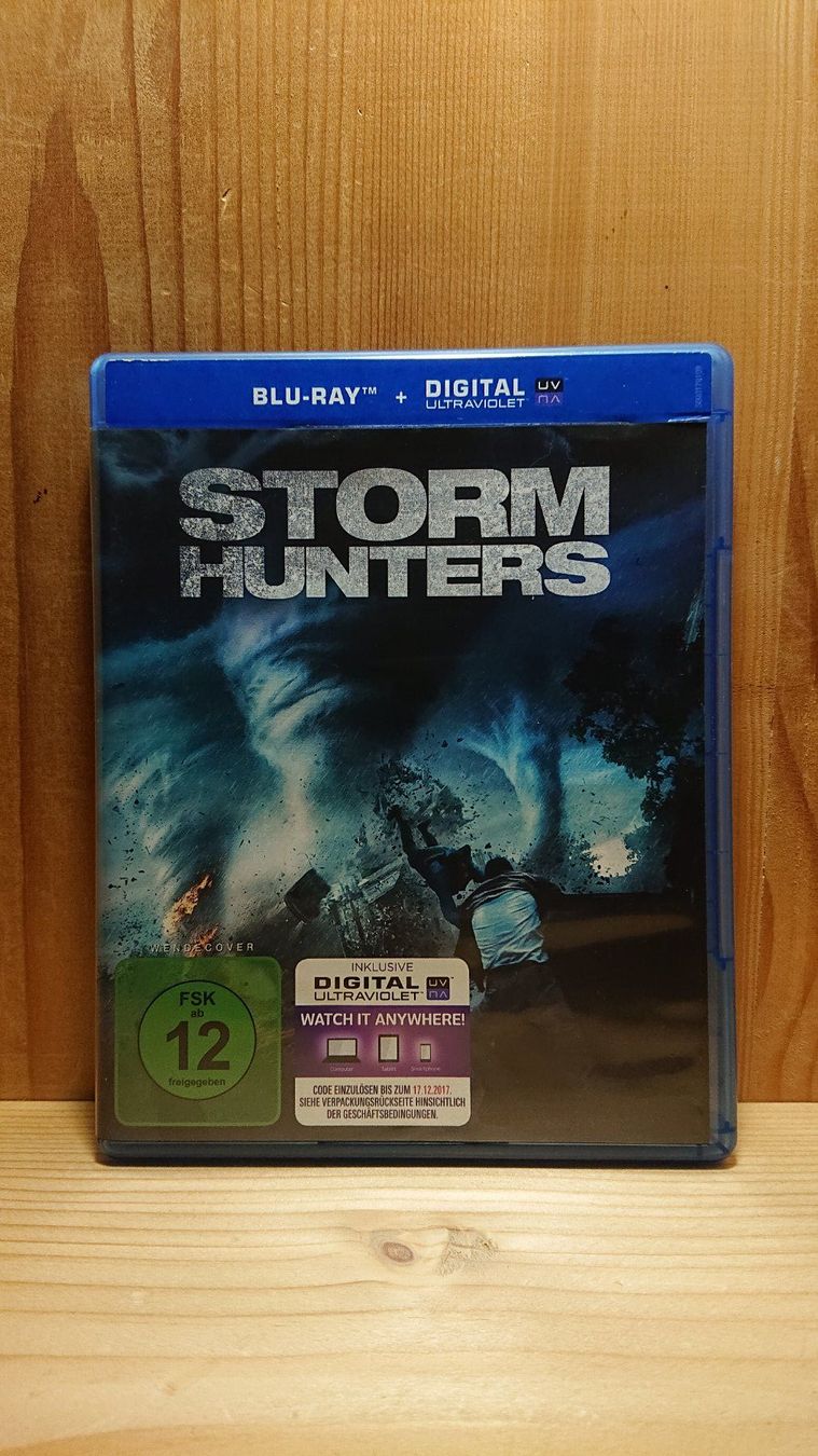 Tutti i DVDs: STORM HUNTERS Blu-Ray – Usato da Wilderswil venduto da Exebub