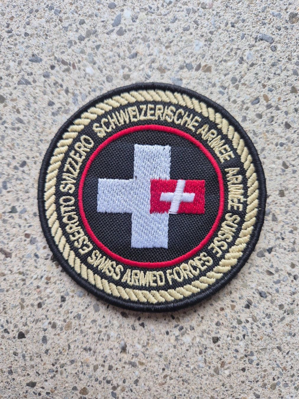 Schweizer Armee Placchette & Badge: *** Badge Rund Schweizer Armee mit klett *** – Nuovo e nell'imballaggio originale da Riedholz venduto da fr_sIruP