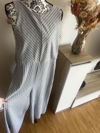 Damen Jumpsuit grau gestreift