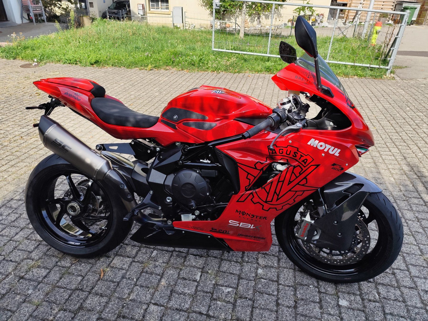 MV Agusta Strada: MV Agusta F3 800 Rosso – Difettoso da Ottikon venduto da Flateric3