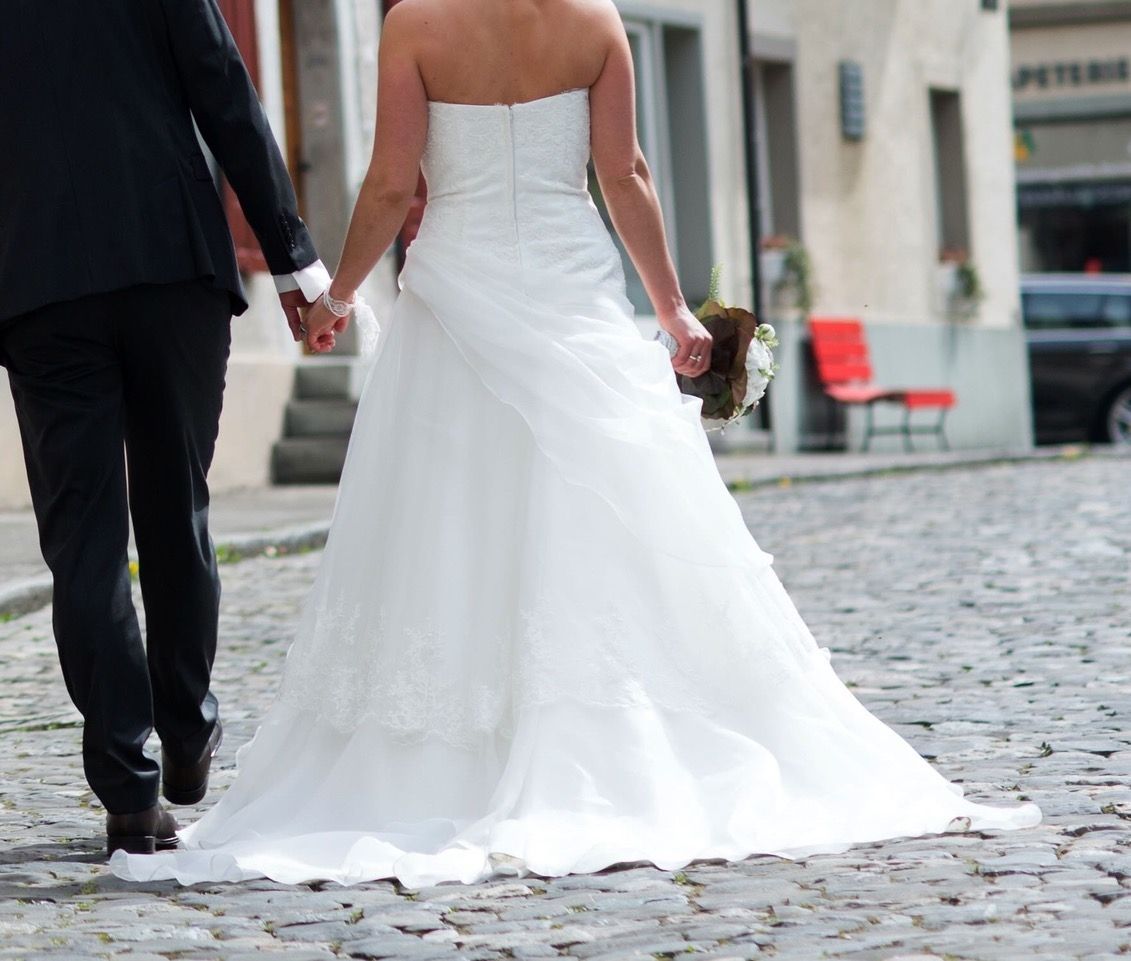 Vestiti: Wunderschönes Brautkleid – Usato da Thierachern venduto da punki01 4