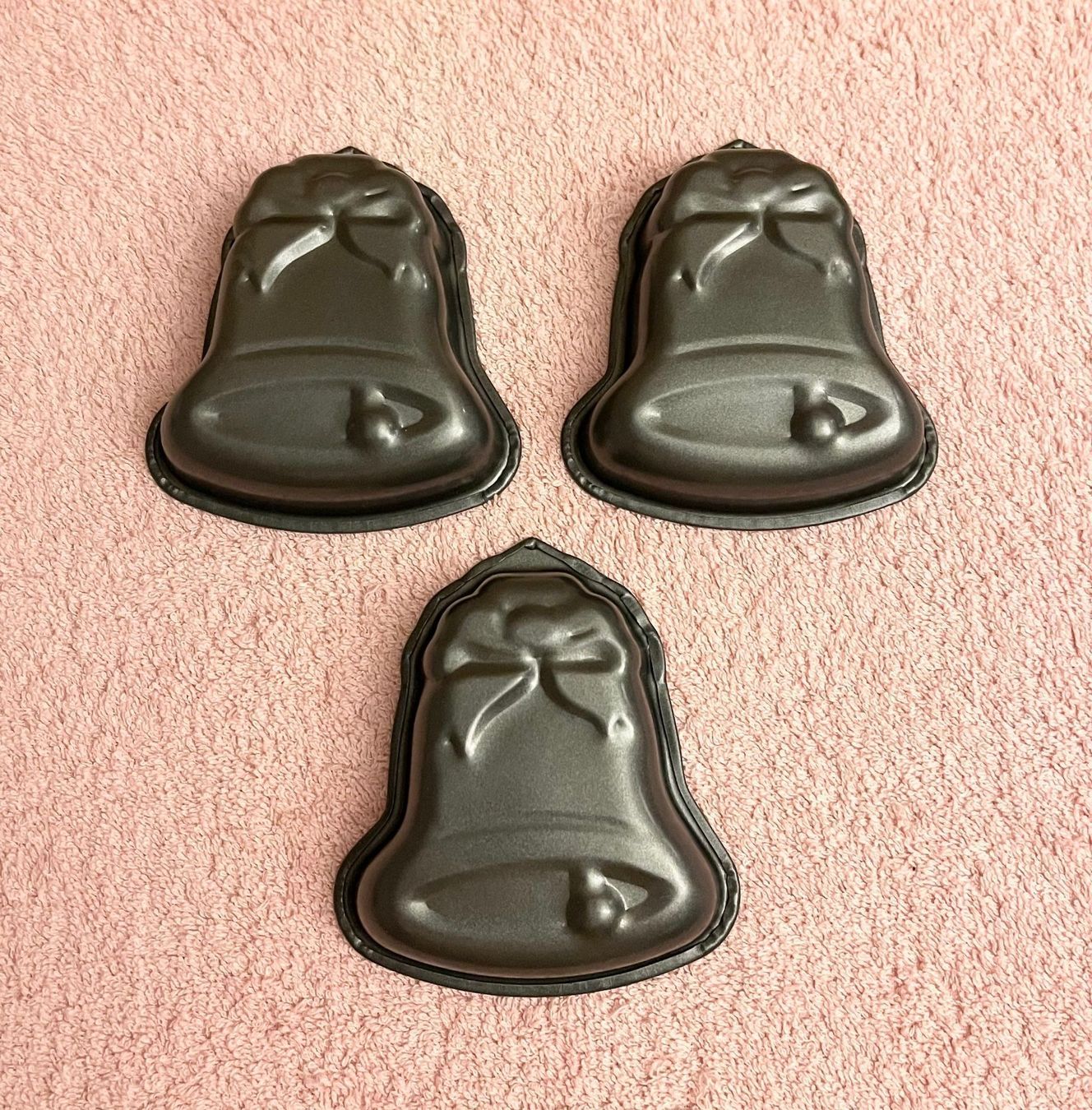Moules à gâteaux: 3 Glocken Backformen – Neuf avec emballage d'origine à Basel par Seifehuesli