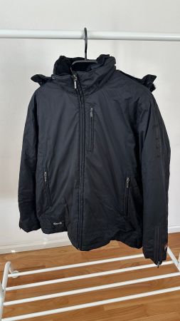 Damen Winterjacke Marke Spyder Grösse 38 schwarz