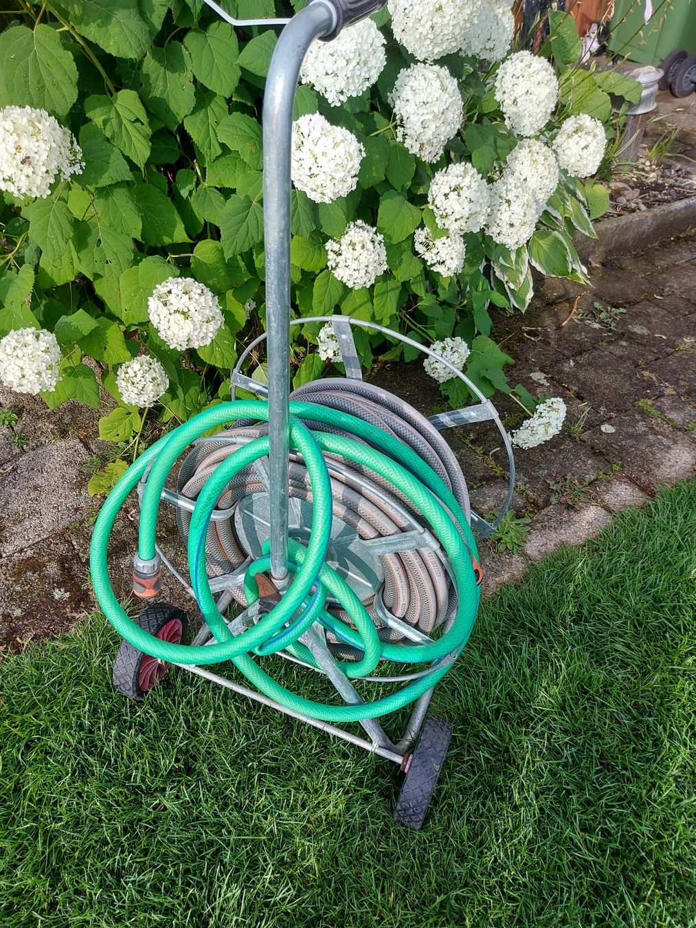 Bewässern & Giessen: Schlauchwagen inkl. Gartenschlauch – Gebraucht aus Wilen b. Wil von  1