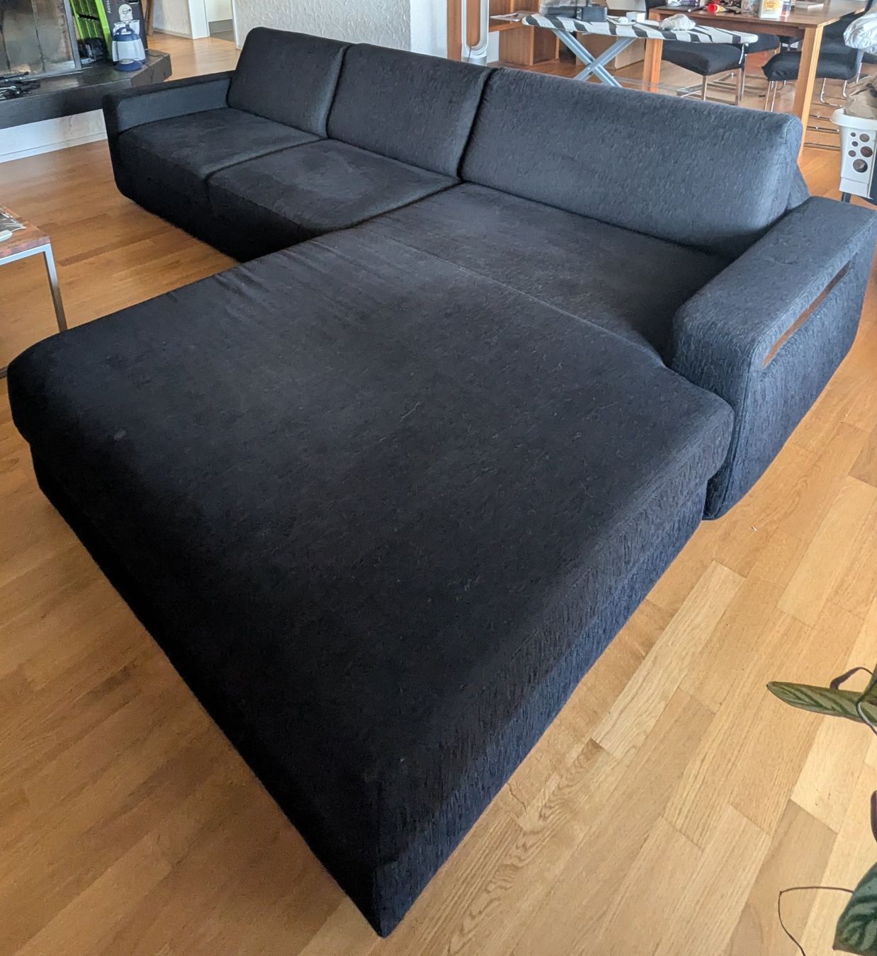 Divani: Schwarzes Stoffsofa – Usato da Luzern venduto da ram_bt87
