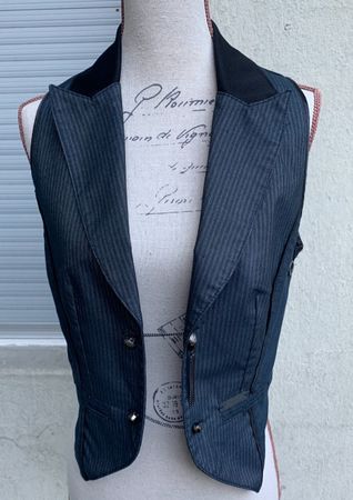Superbe gilet rayé élégant HYBRIS boutons bijoux t.S