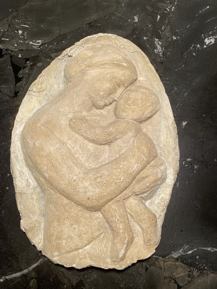 Sculture & Statue: Gips-Relief Mutter & Kind – Usato da Basel venduto da Gundeli-25
