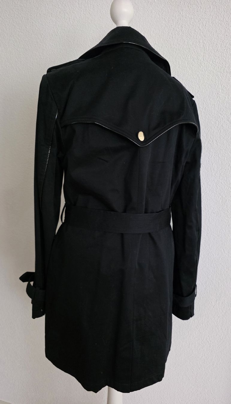 Guess Cappotti: dunkelblauer Guess Trenchcoat, Grösse M – Usato da Kerns venduto da d_s_obwalden 3