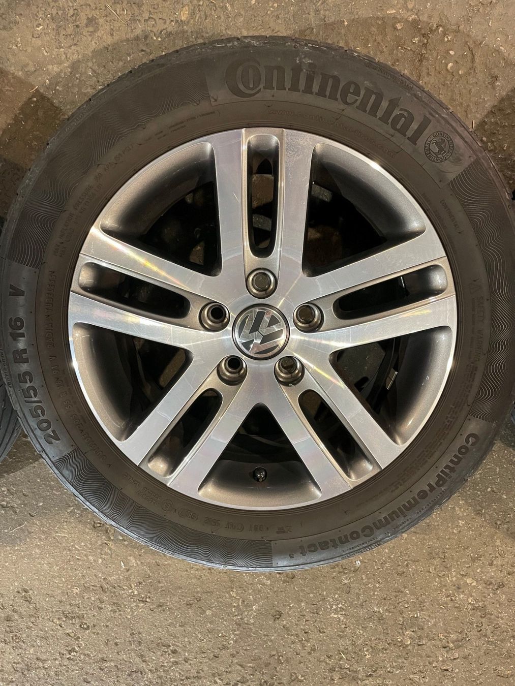 Volkswagen Pneumatici & Ruote complete: VW Golf Somerräder – Usato da Horw venduto da Mogi6048