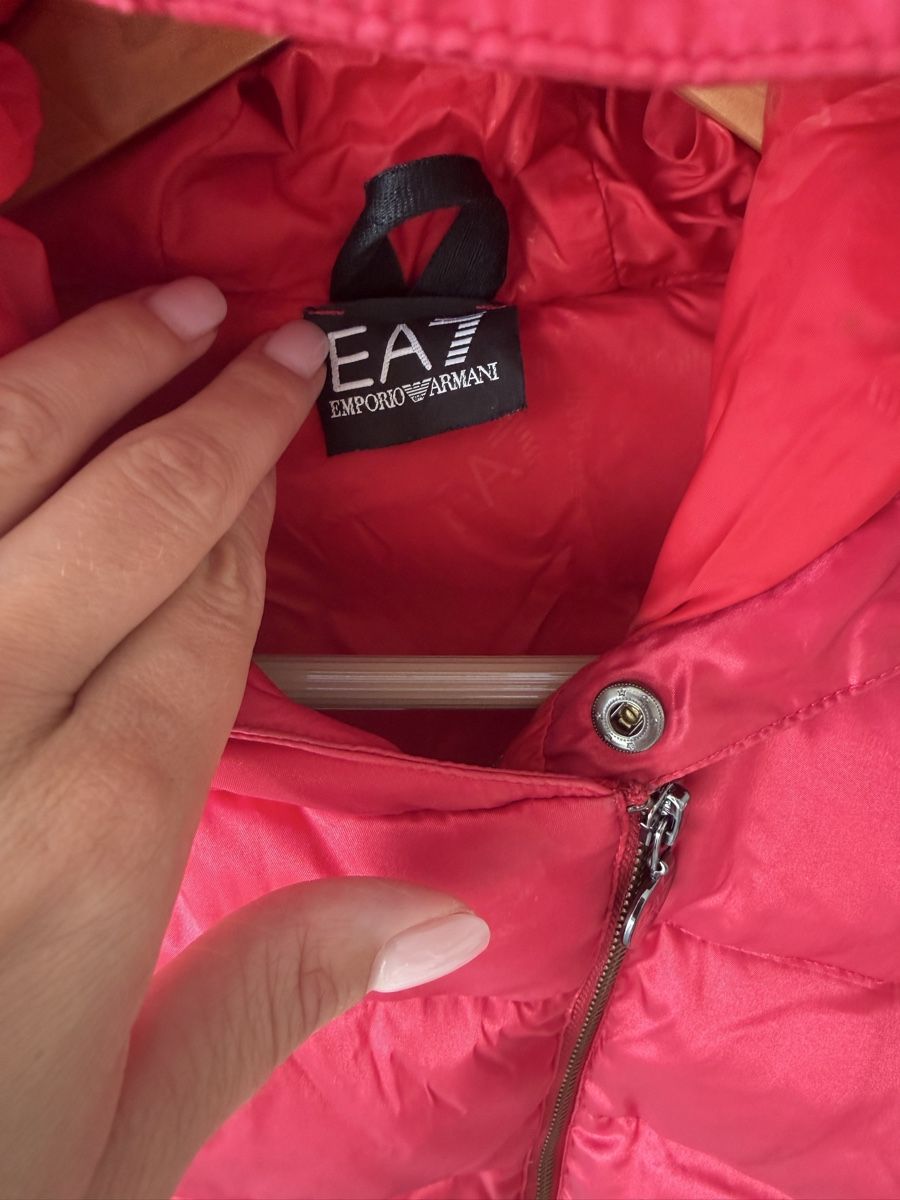 Armani Jacken: Armani rote Winterjacke Größe S  – Gebraucht aus Scherzingen von mar_vt2c 2