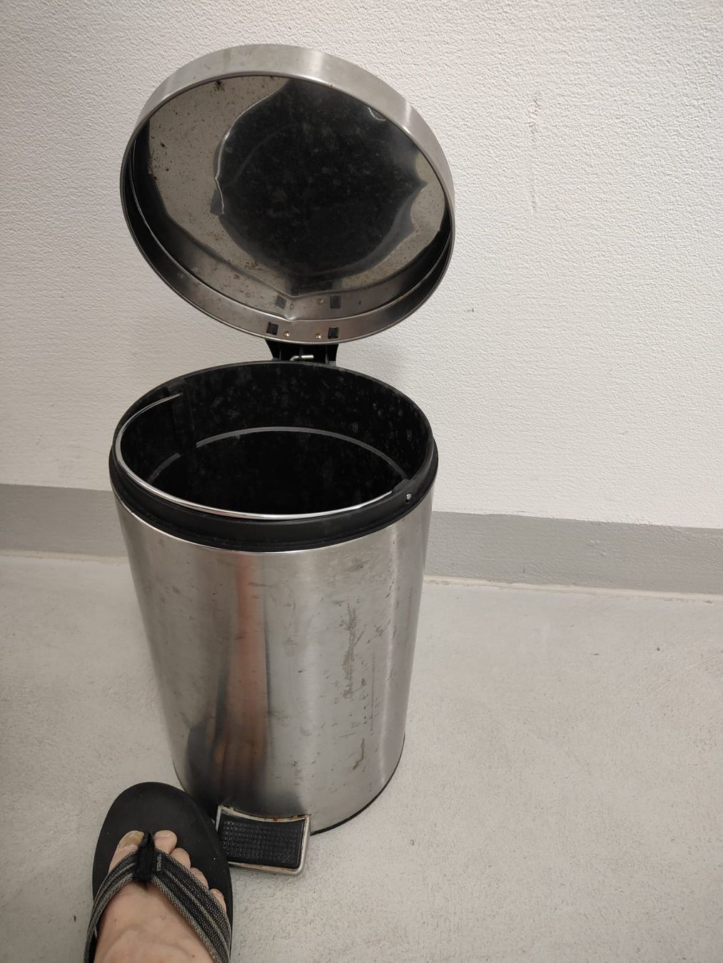 Abfalleimer: Abfalleimer – Gebraucht aus Elgg von Chili24 1